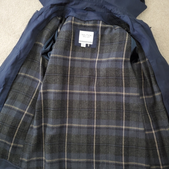 Navy blue Nautica rain jacket size medium - Picture 9 of 11